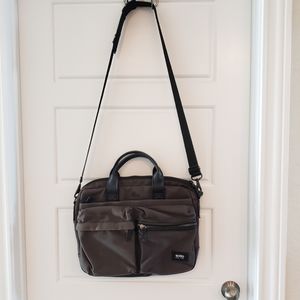 Solo New York laptop/tablet crossbody